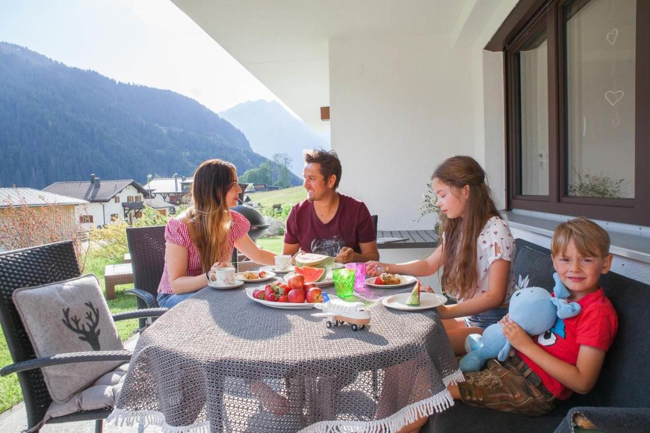 Alpenzauber Apartment Montafon Sankt Gallenkirch Bagian luar foto